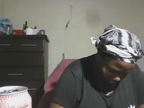 Snapshot of sexybigboobz chatting on 12/17/25, 04:56 sexybigboobz online show from 12/17/25, 04:56