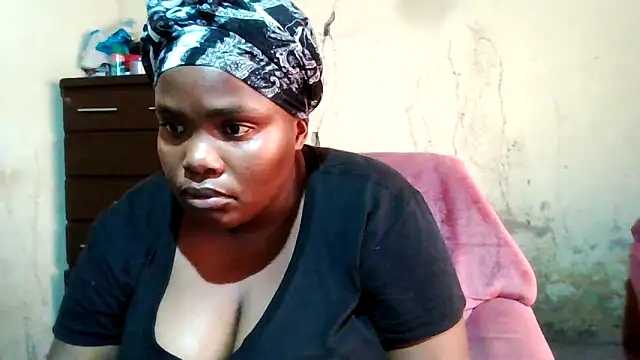 Snapshot of sexybigboobz chatting on 11/17/25, 01:15 sexybigboobz online show from 11/17/25, 01:15