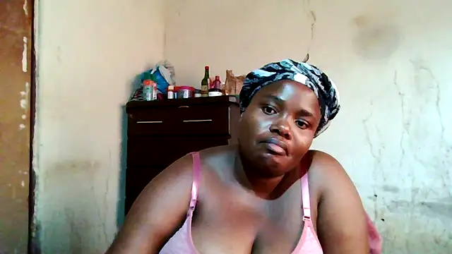 Snapshot of sexybigboobz chatting on 12/04/25, 09:30 sexybigboobz online show from 12/04/25, 09:30