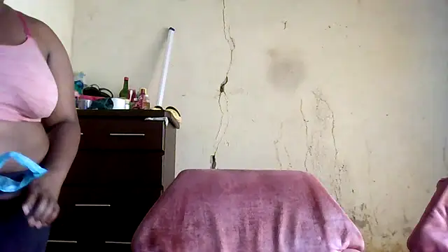 Snapshot of sexybigboobz chatting on 11/22/25, 05:39 sexybigboobz online show from 11/22/25, 05:39