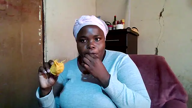 Snapshot of sexybigboobz chatting on 11/20/25, 08:04 sexybigboobz online show from 11/20/25, 08:04