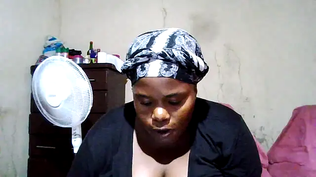 Snapshot of sexybigboobz chatting on 11/27/25, 03:45 sexybigboobz online show from 11/27/25, 03:45