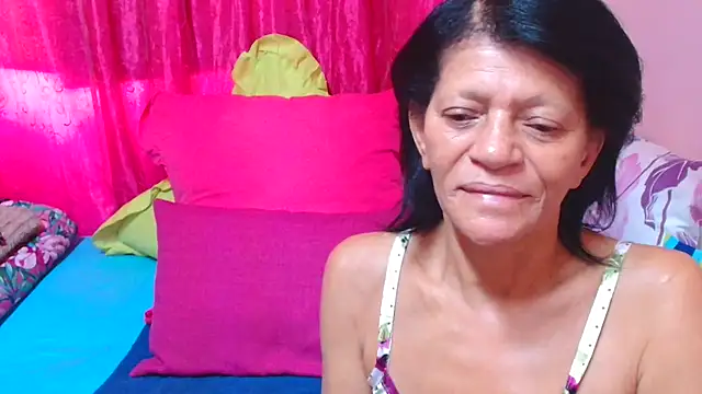 Snapshot of SLUTTYROXY chatting on 02/02/26, 08:35 SLUTTYROXY online show from 02/02/26, 08:35