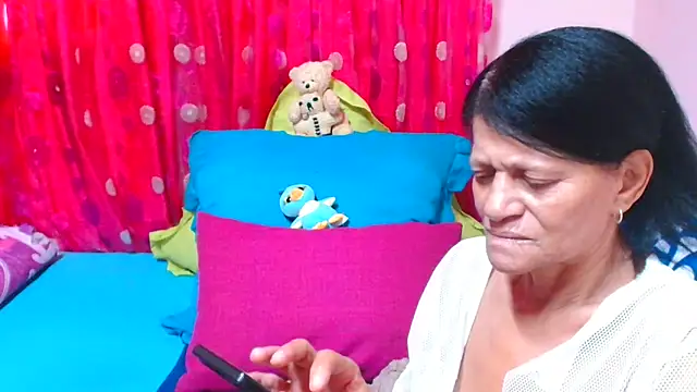 SLUTTYROXY online show from 03/26/26, 09:29