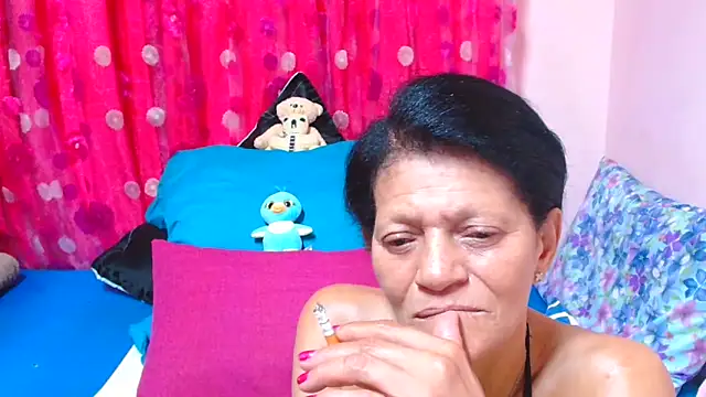 Snapshot of SLUTTYROXY chatting on 02/12/26, 07:46 SLUTTYROXY online show from 02/12/26, 07:46