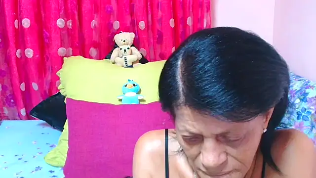 Snapshot of SLUTTYROXY chatting on 02/25/26, 07:47 SLUTTYROXY online show from 02/25/26, 07:47