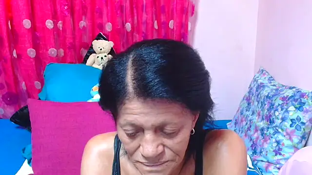 Snapshot of SLUTTYROXY chatting on 02/16/26, 08:02 SLUTTYROXY online show from 02/16/26, 08:02