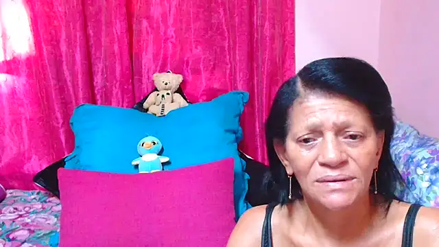 Snapshot of SLUTTYROXY chatting on 01/08/26, 07:03 SLUTTYROXY online show from 01/08/26, 07:03