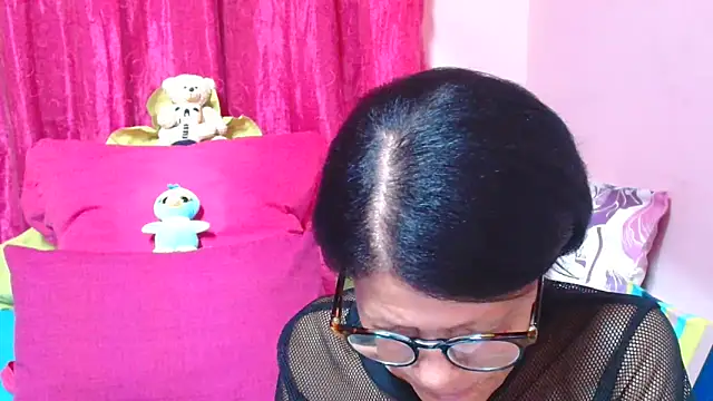 Snapshot of SLUTTYROXY chatting on 02/04/26, 05:52 SLUTTYROXY online show from 02/04/26, 05:52