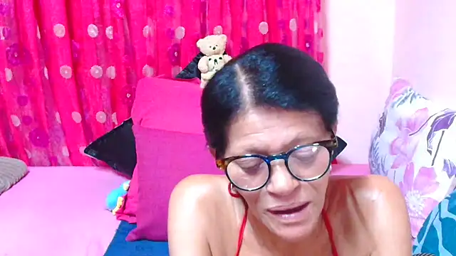 Snapshot of SLUTTYROXY chatting on 02/18/26, 08:38 SLUTTYROXY online show from 02/18/26, 08:38