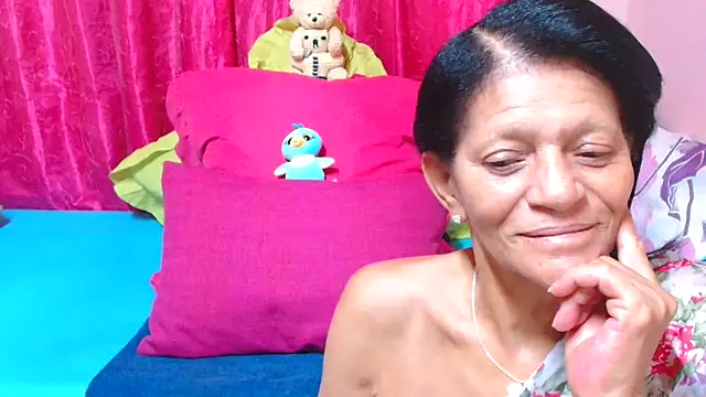 Snapshot of SLUTTYROXY chatting on 02/06/26, 03:52 SLUTTYROXY online show from 02/06/26, 03:52