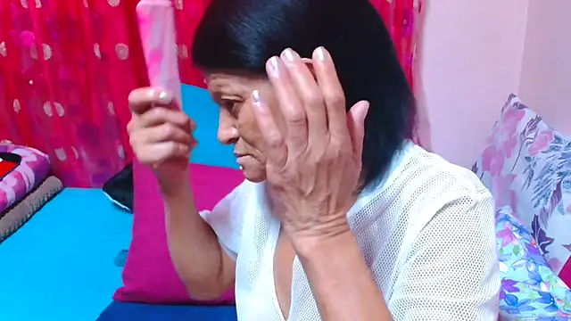 SLUTTYROXY online show from 04/10/26, 06:53