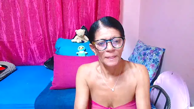 Snapshot of SLUTTYROXY chatting on 02/08/26, 07:00 SLUTTYROXY online show from 02/08/26, 07:00