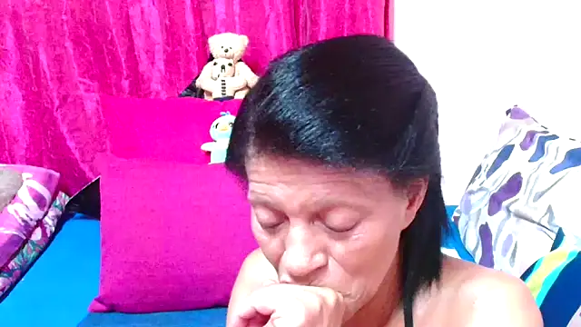 SLUTTYROXY online show from 12/05/25, 07:12