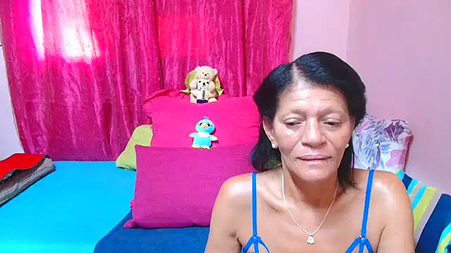 Snapshot of SLUTTYROXY chatting on 02/04/26, 05:46 SLUTTYROXY online show from 02/04/26, 05:46