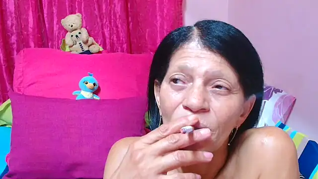 Snapshot of SLUTTYROXY chatting on 02/01/26, 07:23 SLUTTYROXY online show from 02/01/26, 07:23