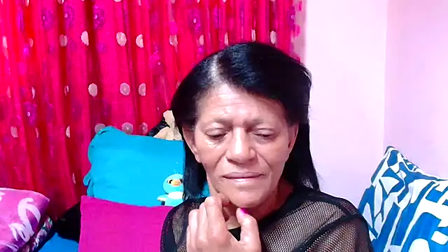 SLUTTYROXY online show from 11/17/25, 05:44