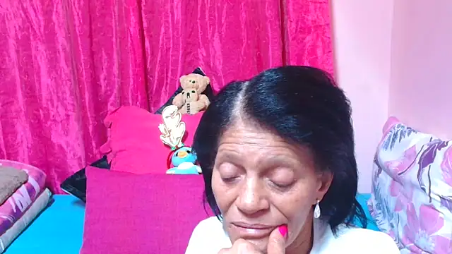 Snapshot of SLUTTYROXY chatting on 12/22/25, 08:20 SLUTTYROXY online show from 12/22/25, 08:20