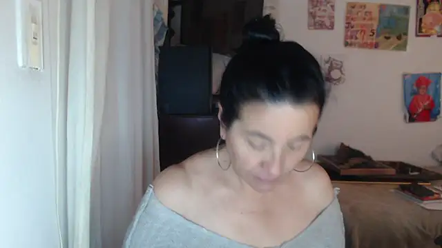 stefilove10 online show from 10/10/25, 07:04