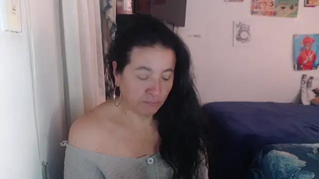 stefilove10 online show from 05/25/26, 01:54