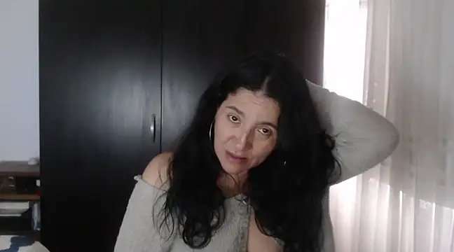 stefilove10 online show from 12/19/24, 03:52