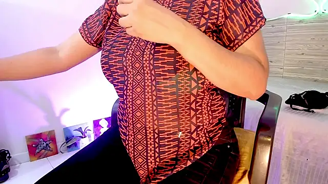 Snapshot of lilahSweet chatting on 03/11/25, 02:07 lilahSweet online show from 03/11/25, 02:07