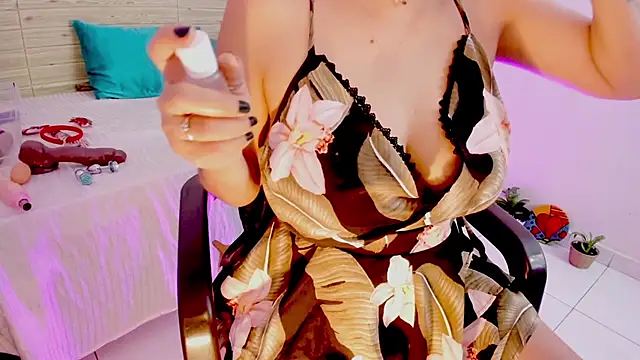 lilahSweet online show from 12/15/25, 11:49