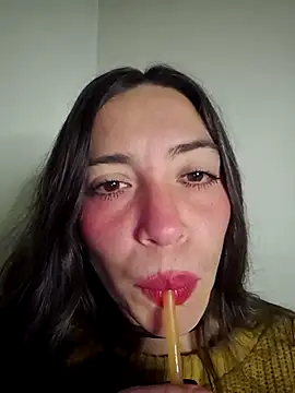 Snapshot of loveuu-bae chatting on 01/13/26, 12:47 loveuu-bae online show from 01/13/26, 12:47