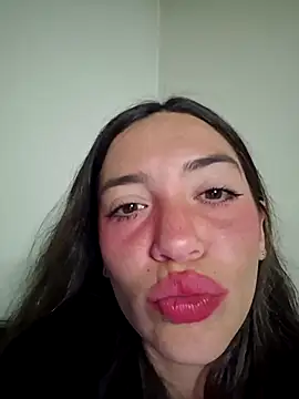 Snapshot of loveuu-bae chatting on 02/14/26, 12:44 loveuu-bae online show from 02/14/26, 12:44