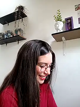 Snapshot of loveuu-bae chatting on 02/15/25, 09:28 loveuu-bae online show from 02/15/25, 09:28