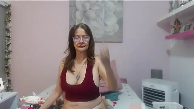 CindyCrawford online show from 10/25/25, 01:38