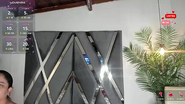 moonsweet1 online show from 04/12/26, 11:35