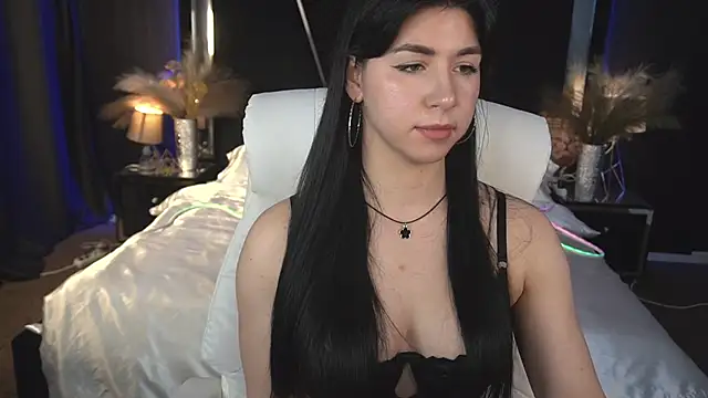 Snapshot of EmilyCandyy chatting on 11/08/25, 07:34 EmilyCandyy online show from 11/08/25, 07:34