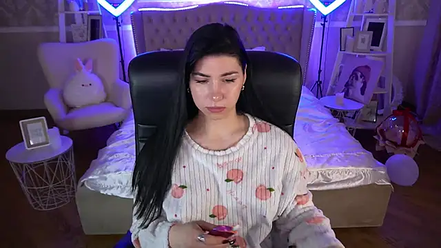Snapshot of EmilyCandyy chatting on 03/18/25, 07:12 EmilyCandyy online show from 03/18/25, 07:12