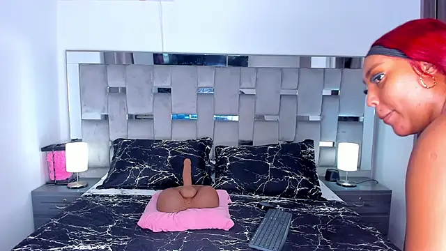 Cammiila online show from 11/22/25, 03:11