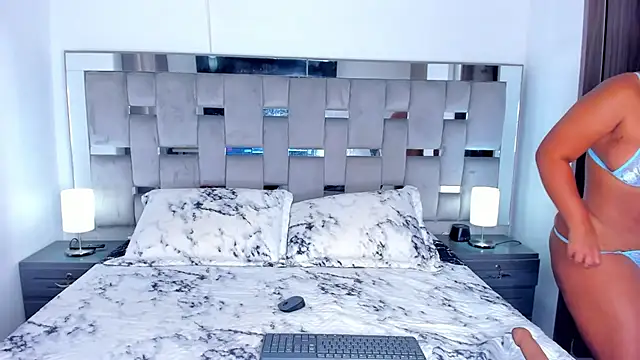 Cammiila online show from 11/10/25, 07:41