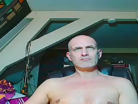 maxhard77 online show from 01/17/25, 01:36