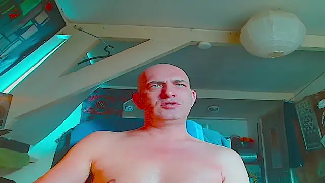maxhard77 online show from 11/30/25, 11:00