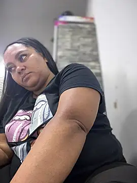 yanza2002 online show from 02/26/25, 02:19