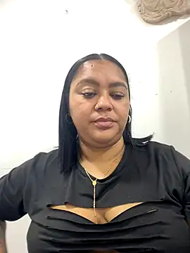 yanza2002 online show from 11/18/25, 09:29