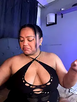 yanza2002 online show from 11/13/25, 11:30