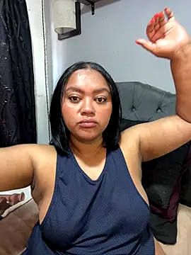 yanza2002 online show from 11/23/25, 07:57