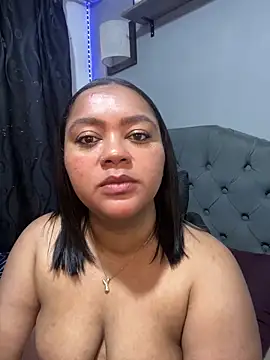 yanza2002 online show from 11/30/25, 09:15