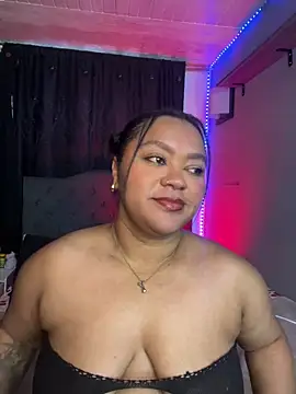 Snapshot of yanza2002 chatting on 02/19/26, 11:01 yanza2002 online show from 02/19/26, 11:01