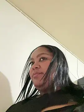 Snapshot of yanza2002 chatting on 02/07/26, 11:24 yanza2002 online show from 02/07/26, 11:24