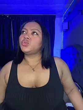 yanza2002 online show from 11/28/25, 11:16