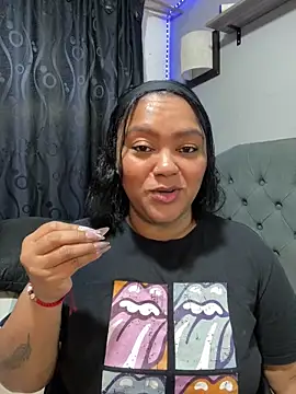 yanza2002 online show from 12/03/25, 11:25