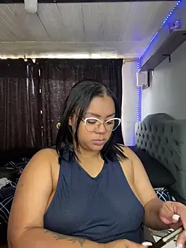 Snapshot of yanza2002 chatting on 02/08/26, 06:49 yanza2002 online show from 02/08/26, 06:49