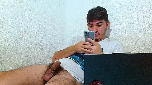 Snapshot of biglatin80 chatting on 03/11/25, 07:14 biglatin80 online show from 03/11/25, 07:14
