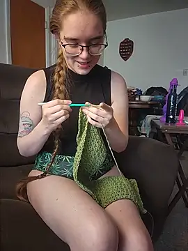 Snapshot of Izzy_Hellbourne chatting on 06/04/26, 07:07 Izzy Hellbourne online show from 06/04/26, 07:07
